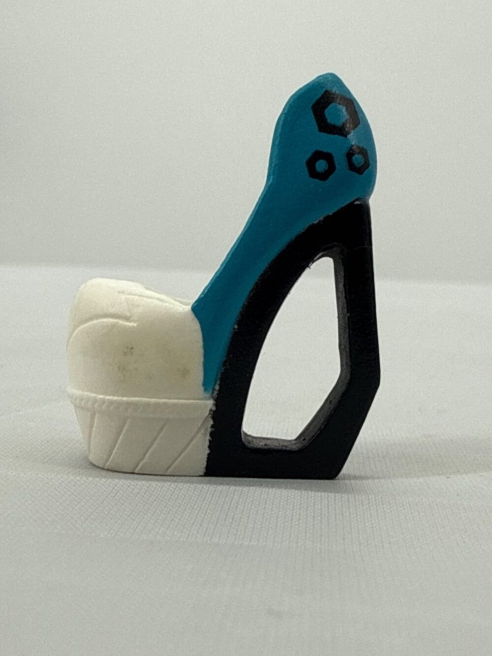 Monster High Picture Day Frankie Stein Blue White Black Bolt Replacement Shoe Le